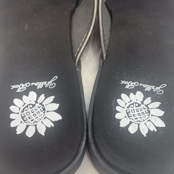Yellow Box sandals - Picture 8 of 8